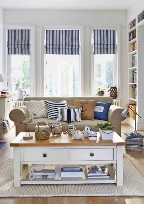 Nautical Decor Living Room, Beach Interior Design, Fresh Living Room, Styl Hampton, Nautical Living Room, Living Room Decorating Ideas, Living Room Decorating, Coastal Living Rooms, Beach Cottage Decor