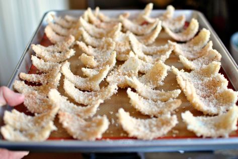 Baked Onion Petals l www.SimplyScratch.com bake Onion Petals Recipe, Baked Blooming Onion, Onions Recipes, Onion Appetizers, Onion Petals, Baked Onion, Easy Cornbread, Yummy Fries, Baked Onions