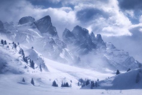 Snow Storm Aesthetic, Storm Aesthetic, Icewind Dale, Mountain Aesthetic, Mountains Aesthetic, Rpg Map, Winter Mountain, Splash Art, Winter Scenery