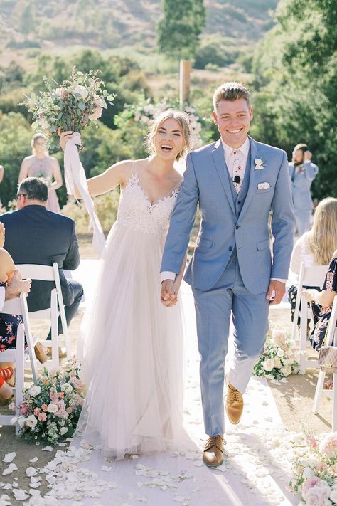 16 summer wedding suits for stylish grooms Light Suit Groom, Groom Style Summer Wedding, Men’s Spring Wedding Suit, Pastel Blue Groom Suit, Mens Light Blue Suit Wedding, Groom Suit For Summer Wedding, Mens Spring Wedding Attire, Pastel Suit Men Wedding, Summer Wedding Tux Groom Attire