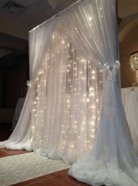 Wedding Backdrop Lights, Diy Wedding Backdrop, Curtain Backdrops, Light Backdrop, Winter Wedding Decorations, Wedding Stage Decorations, Diy Backdrop, Table Cloths, Ceremony Backdrop