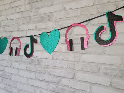 Dance Crafts, Music Themed Parties, Rock Star Party, Princess Party Decorations, Girl Birthday Decorations, 9th Birthday Parties, Land O Lakes, 13th Birthday Parties, Birthday Bunting