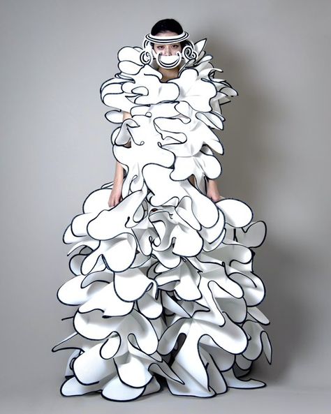 Outrageous Fashion, Art Alevel, Sculptural Fashion, Conceptual Fashion, Textile Fiber Art, Futuristic Fashion, Fashion Project, Avant Garde Fashion, City Design