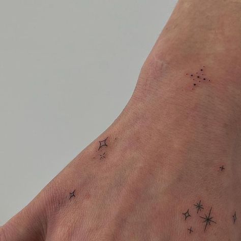 Star Sign Tattoos, Stardust Tattoo, Sparkle Tattoo, Hidden Tattoos, Finger Tats, Fineline Tattoo, Diamond Tattoos, Ornamental Tattoo, Side Tattoos