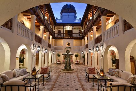 Courtyard Architecture, Casa Casuarina, Villa Decor, Bucket List Hotels, Miami Mansion, Versace Mansion, Luxury Miami, Hidden Passage, Miami City