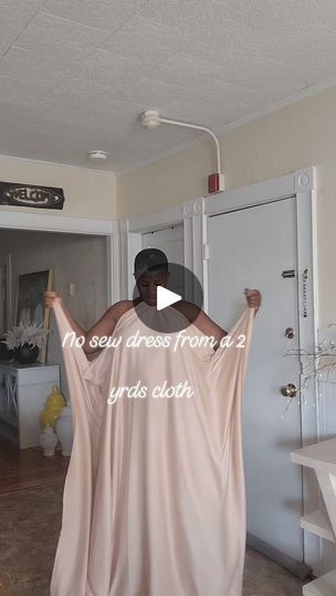 Make A Dress Out Of A Sheet, No Sew Wrap Dress, Diy No Sew Dress, No Sew Dress Diy, No Sew Clothing, No Sew Clothing Hacks, No Sew Dress, Afrocentric Hairstyles, Toga Dress