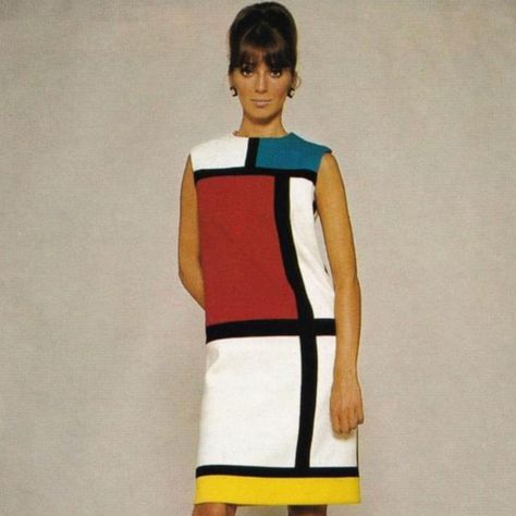 Mary Quant Mini Skirt, Mary Quant Fashion, 1960s Style Dress, 1960s Mod Fashion, 1960s Patterns, Fall Fashion Skirts, Mary Quant, 1960's Dress, Mod Fashion