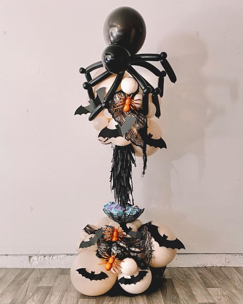 Halloween Balloon Column, Halloween Balloon Bouquet, Halloween Balloon Columns, Halloween Columns, Halloween Styled Shoot, Halloween Candy Holder, Halloween Balloons Decorations, Balloons Design, Balloons Galore