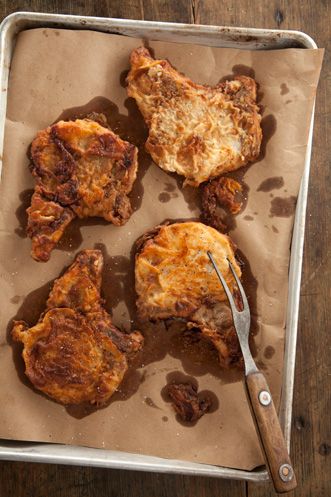 Easy-to-Make Southern Pan Fried Pork Chops Recipe - Paula Deen Southern Fried Pork Chops, Fried Pork Chop Recipes, Pan Fried Pork Chops, Pork Entrees, Paula Dean, Paula Deen Recipes, Fried Pork Chops, Pork Ham, Chops Recipe