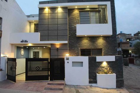 Small Driveway, Double Story House, Indian House Plans, Small House Elevation Design, House Design Exterior, Front Elevation Designs, Modern Exterior House Designs, Duplex House Design, Casa Exterior