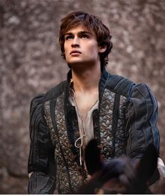 romeo and juliet 2013 douglas booth - Google Search Douglas Booth Romeo, Romeo I Julia, Romeo Montague, Rabastan Lestrange, Douglas Booth, Royalty Aesthetic, Mötley Crüe, Fantasy Aesthetic, Story Inspiration