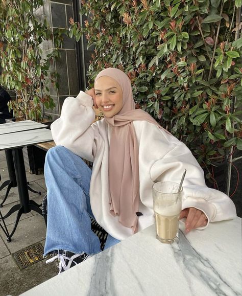 Aesthetic Hijabi Outfits, Muslim Girl Outfits, Hijabista Fashion, Estilo Hijab, Stile Hijab, Hijab Look, Modern Hijab Fashion, Muslim Outfits Casual, Muslim Fashion Hijab Outfits