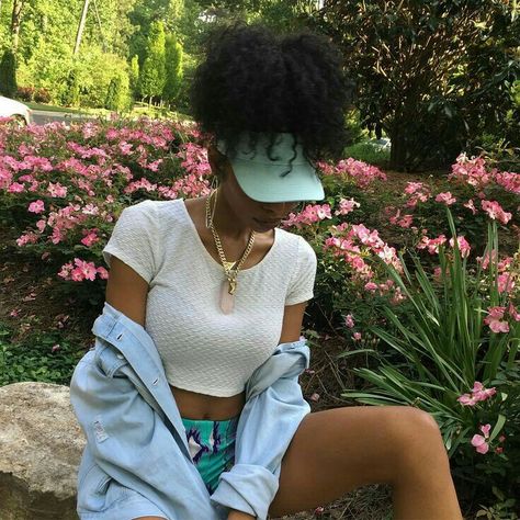 follow for poppin pin feed | @angeliees7 🥥✨ Afro Hair Outfits, Visor Hat Hairstyles, Visor Outfit, Summer Hair Styles, Visor Hairstyles, Wig Hat, Pelo Afro, Visor Hat, Summer Hair