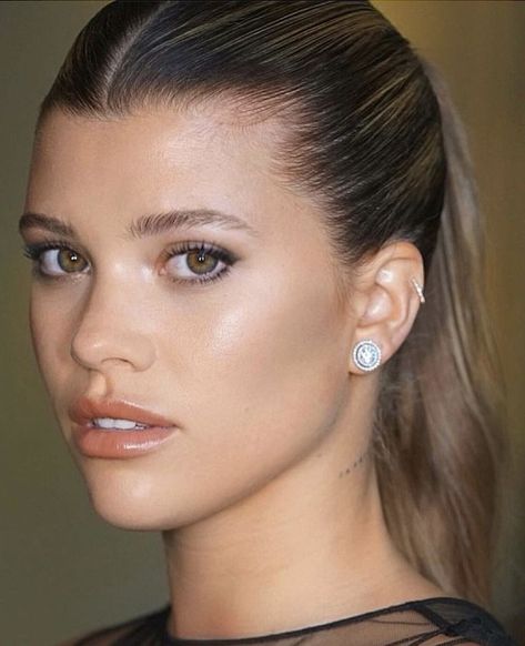 Bride Makeup Natural, Sophia Richie, Bridal Makeup Natural, Formal Makeup, Sofia Richie, Sleek Hairstyles, Bride Makeup, Wedding Hair And Makeup, Glam Makeup