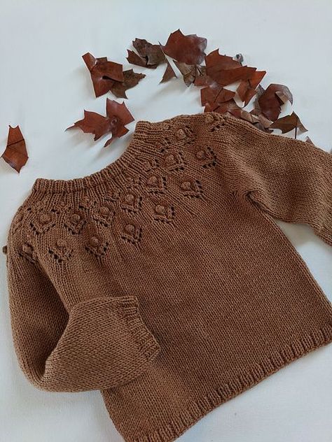 Ravelry: Blomsterkrans sweater pattern by Agnethe Glud (Minipster).#KnittingForKids#HandmadeChildrensClothes#DIYKidsFashion#KnitwearForKids#KidsKnitFashion#KnittingPatternsForKids#KnittedKidsWear#ChildrensKnitwear#KidsFashionKnits#KnitForLittleOnes Kids Sweater Pattern, Summer Knitting Patterns, Kids Knitting Patterns, Womens Knitting Patterns, Knitting Pin, Baby Sweater Knitting Pattern, Knitted Baby Cardigan, Beginner Knitting Patterns, Baby Knitwear