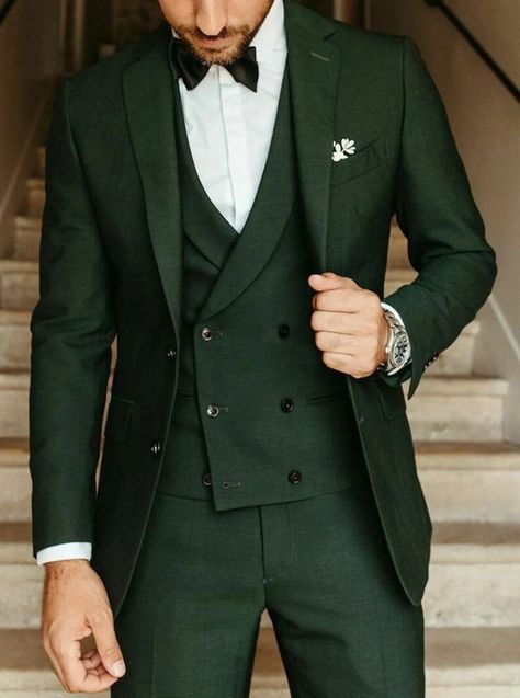 Wedding Suit Groom, Green Suit Men, Beach Wedding Suits, Green Wedding Suit, Dark Green Wedding, Suit Groom, Prom Suits For Men, Groom Wedding Attire, Emerald Green Weddings