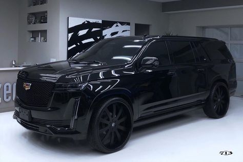 Blacked Out Luxury Suv, Black Suv Car Aesthetic, Blacked Out Suv, Matte Black Suv, Black Suv Cars, All Black Truck, Luxury Suv Cars, Black Suv, Luxury Cars Range Rover