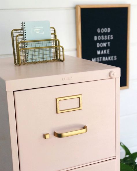 Chalk Painted Filing Cabinet Makeover Painted Filing Cabinet, Filing Cabinet Makeover, Painted File Cabinets, File Cabinet Makeover, Office Organization Files, Diy Office Decor, Apartment Storage, Metal Filing Cabinet, Diy Office