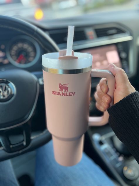 Pink Stanley Aesthetic, Stanley Water Bottle Aesthetic, Stanley Pink Cup, Light Pink Stanley Cup, Aesthetic Stanley Cup, Hydo Flask, Pink Stanley Cup Aesthetic, Stanley Cup Pink, Stanley Cup Aesthetic