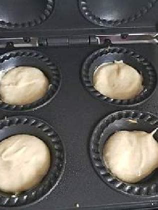 Breville Pie Maker, Mini Pie Maker, Donuts Cake, Mini Pie Recipes, Cupcake Maker, Pie Maker, Pies Maker, Mini Pies, Cooking Oil