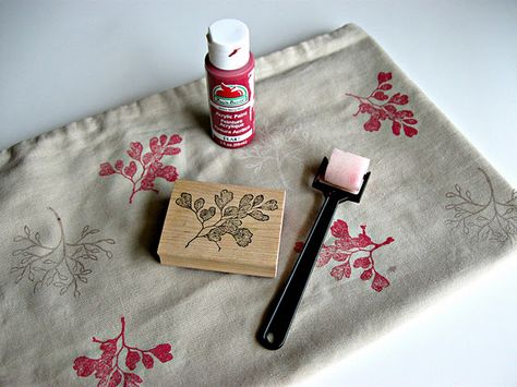 Use rubber stamps and acrylic paint along with an iron to add some flair to your fabrics. Diy Stamps, Fabric Stamping, Diy Stamp, Fabric Projects, Fabric Paint, Tampon, Fabric Art, Fabric Painting, Rubber Stamp