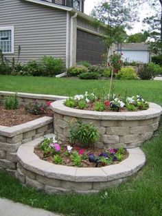 Tiered Landscape, Small Front Yard Landscaping, Small Front Yard, Have Inspiration, Front Yard Garden, Landscaping Tips, Yard Design, Garden Landscape, Back Gardens