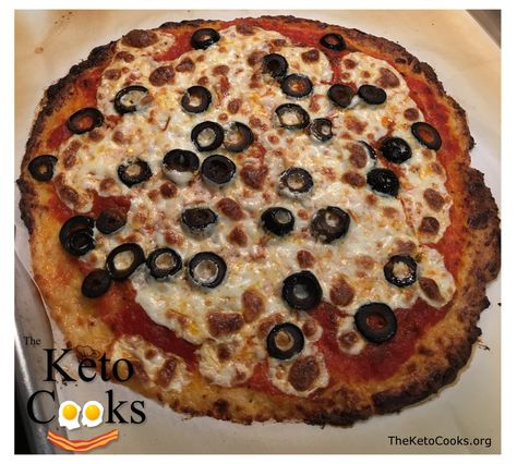 keto-olive-pizza-toppings Keto Crust, Fat Head Pizza Crust, Olive Pizza, Kidney Friendly Recipes, Small Pizza, Summer Dinner Party, Fat Head, Dinner Party Summer, Kidney Friendly