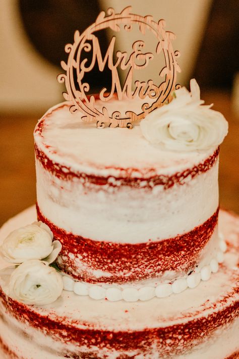 Red Velvet Wedding Cake 2 Tier, Red Velvet Cake Wedding, Wedding Cake Red Velvet, Red Velvet Cake Decoration, Roommate Experiment, Red Velvet Wedding, Best Red Velvet Cake, Red Velvet Wedding Cake, Reception Cake