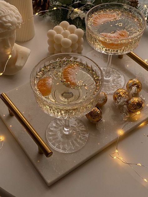 New Year 2024 Decorations, Christmas Dinner Party, Christmas Feeling, Christmas Inspo, New Years Decorations, Christmas Mood, Christmas Aesthetic, New Years Party, Cozy Christmas