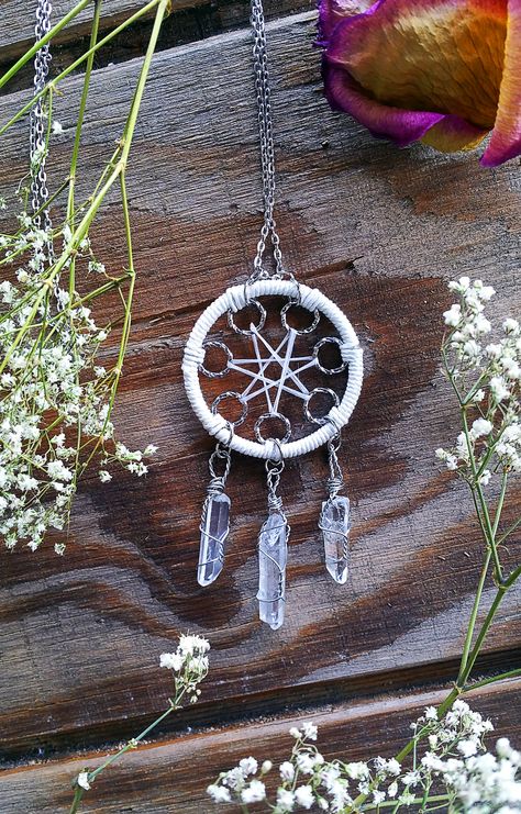 Handmade Suncatchers, Diy Dream Catcher, Atrapasueños Diy, Diy Dream Catcher Tutorial, Dream Catcher Tutorial, Dream Catcher Patterns, Dream Catcher Decor, Small Dream Catcher, Dream Catcher Craft