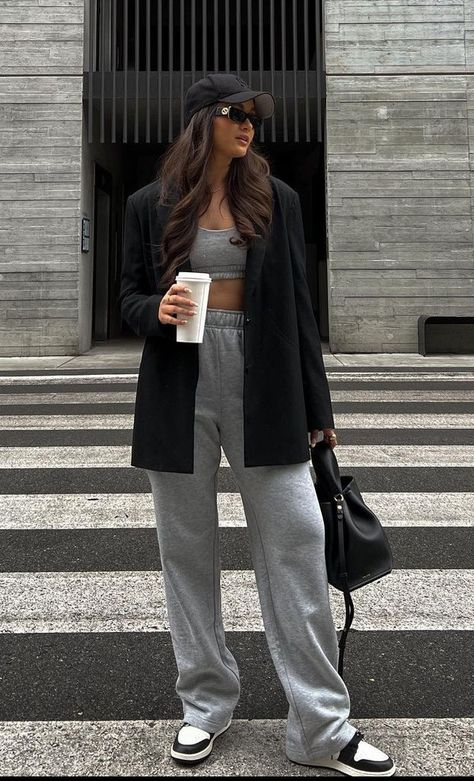 Sporty Office Outfit, Sporty Glam, Minimalist Ootd, Outfit Elegantes, Glam Fashion, Inspiration Style, Office Outfits, Outfits Casuales, Well Dressed