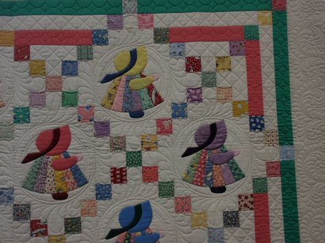 Sunbonnet Sue Quilts, Sun Bonnet Sue Quilt, Girl Quilts Patterns, Quilt Vintage, Start Quilting, Quilt Block Patterns Free, Applique Quilt Patterns, Sunbonnet Sue, Quilt Care