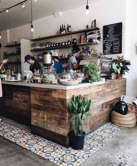 Rustic Coffee Shop, Café Design, Small Coffee Shop, Coffee Shop Interior Design, Cozy Coffee Shop, Coffee Shop Bar, Cafe Shop Design, Small Cafe, Coffee Shops Interior