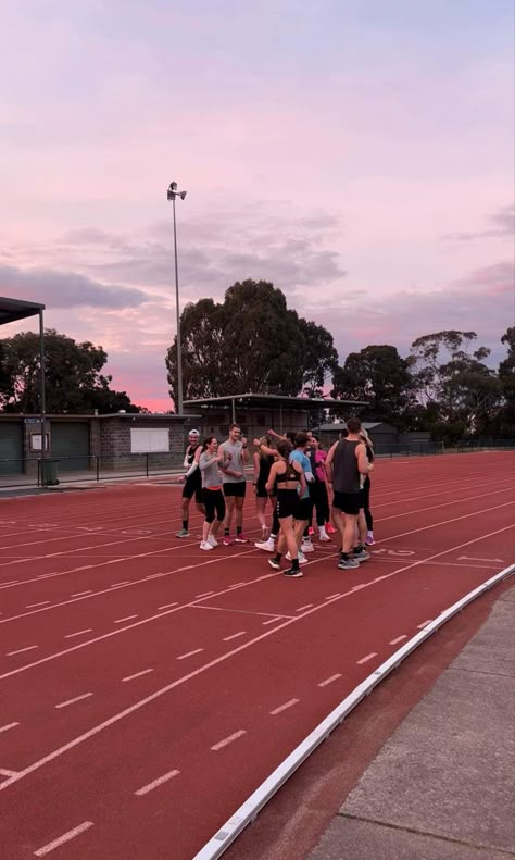 Running Club Aesthetic, Run Club Aesthetic, Workout Shoot, Dream Scenario, Club Pics, Running Community, Goal Body, Run Club, Vision Board Images