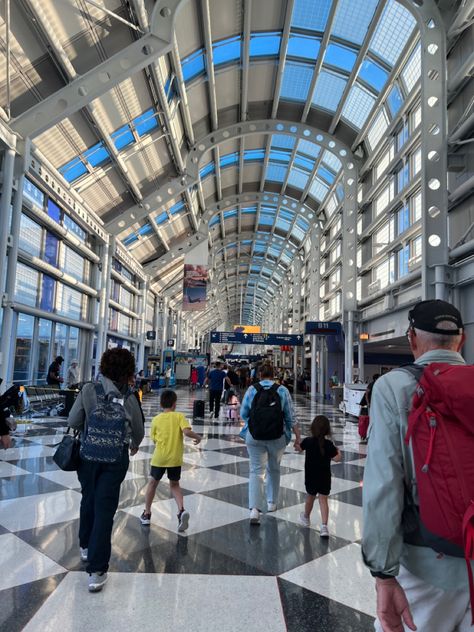 #travel #travelphotography #chicago #airport #views #aesthetic Chicago Airport Aesthetic, Chicago Airport Snapchat, Ohare Airport, Views Aesthetic, Chicago Airport, Chicago Aesthetic, Airport Aesthetic, Passport Online, Travel Aesthetic