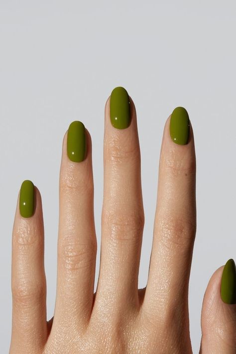 Green Nail Polish, Green Nail, Her Nails, Minimalist Nails, Dream Nails, Funky Nails, Makati, Chic Nails, Green Nails