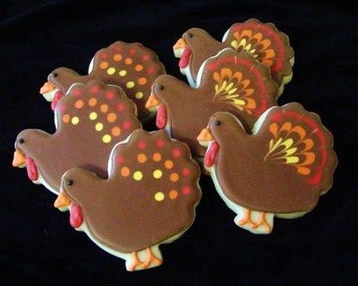 Turkey Sugar Cookies, Thanksgiving Turkey Cookies, Fall Decorated Cookies, Halloween Cookie Recipes, Turkey Cookies, Decorated Cookies Tutorial, Thanksgiving Cookies, Thanksgiving Treats, Sugar Cookie Designs