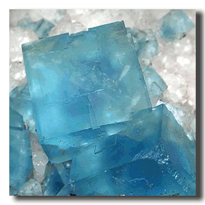 Crystal Guide, Blue Fluorite, Types Of Crystals, Pretty Rocks, Meditation Stones, Fluorite Crystal, Minerals And Gemstones, Rocks And Gems, Natural Gifts