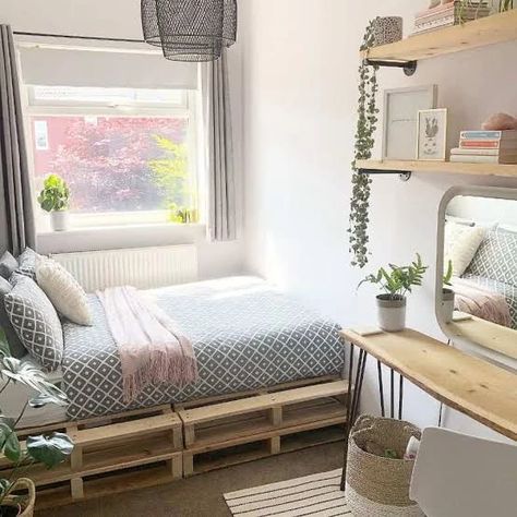 Imgur: The magic of the Internet Very Small Bedroom Ideas, Small Bedroom Ideas For Women, Very Small Bedroom, Pallet Bed Frames, Tiny Bedroom Design, Small Bedroom Storage, Small Bedroom Ideas, Small Bedroom Designs, Dekorasi Kamar Tidur