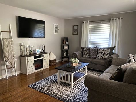 Cozy Living Room Furniture, Apartment Decorating Living, Simple Living Room Decor, Room Decor Living Room, Living Room Decor Gray, Mobile Home Living, Fall Living Room Decor, Fall Living Room, Luxury Living Room Design