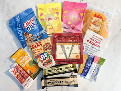 Tsa Approved Snacks, Easy Travel Snacks, Best Travel Snacks, All Natural Snacks, Plane Snacks, Airplane Snacks, Kids Snack Box, High Fiber Fruits, Healthy Travel Snacks