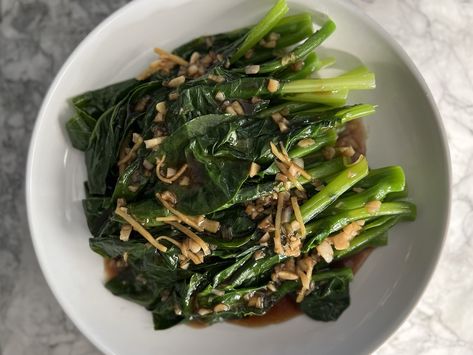 10 Min Chinese Broccoli with Oyster Sauce Recipe (Gai Lan) 蠔油芥籣 Broccoli With Oyster Sauce, Chinese Broccoli, Vegetable Pancakes, Rice Desserts, Vegetable Noodles, Unique Vegetables, Oyster Sauce, Cooked Vegetables, Breakfast Lunch Dinner