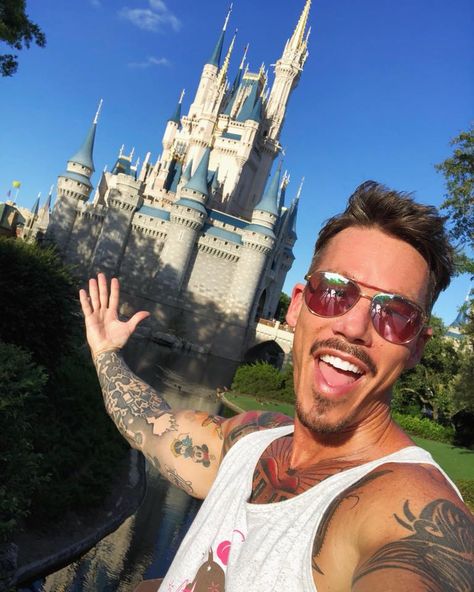 David Bromstad, Feeling Excited, Disney Side, Disney Magic Kingdom, Sandra Bullock, Magical Places, Magic Kingdom, Disney Magic, Disney Parks