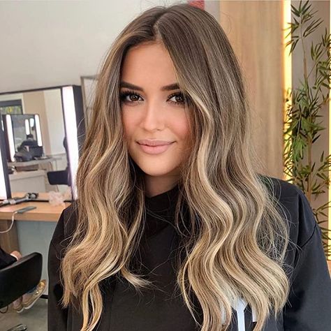 Balayage Blonde, Brown Hair Balayage, Blonde Hair Inspiration, Balayage Hair Blonde, Blonde Hair Looks, Light Hair Color, Brown Blonde Hair, Hair Color And Cut, Hair Color Balayage