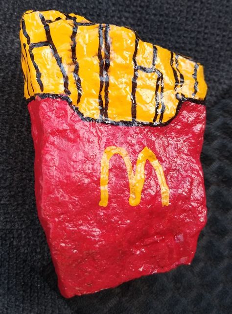 Painted french fry rock Corn Rock Painting, Food Rock Painting Ideas, Rocks Painted Like Food, Food Painted Rocks, Funny Rock Painting Ideas, Painted Bricks Crafts, Food Rocks, Brick Crafts, Painted Garden Rocks