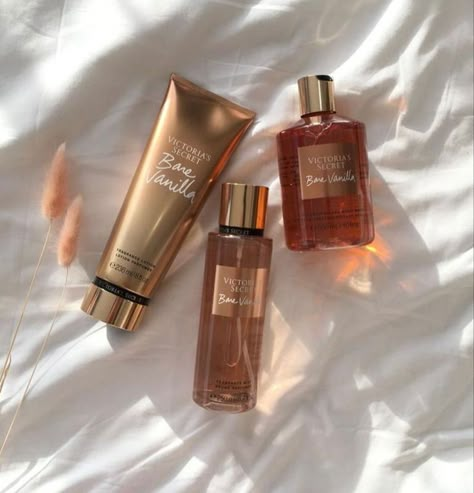 Victoria's Secret Bare Vanilla, Victoria Secret Spray, Victoria Secret Perfume Body Spray, Victoria Secret Vanilla, Perfume Victoria Secret, Profumo Victoria Secret, Victoria Secret Body Spray, Bare Vanilla, Victoria's Secret Perfume