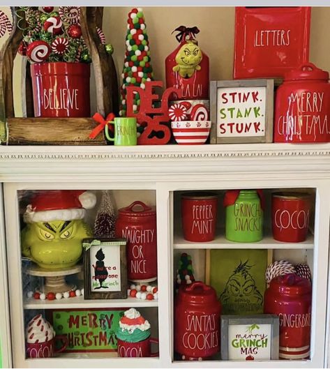 Grinch Christmas Decorations Kitchen, Grinch Kitchen, Grinch Bathroom, Grinch Coffee, Disney Xmas, Grinch Decor, Grinch Tree, Grinch Decorations, Grinch Christmas Party