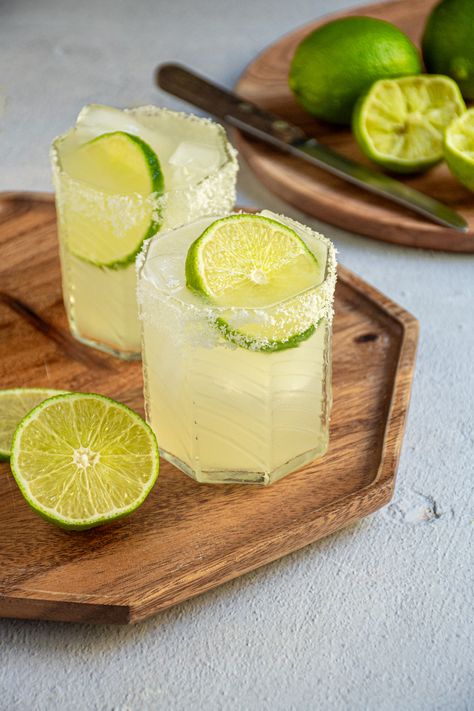 The BEST Classic Margarita Recipe - Thyme For A Drink Blended Margarita, Flavored Tequila, Classic Margarita Recipe, Margarita On The Rocks, Perfect Margarita, Lime Margarita, Orange Liqueur, Reposado Tequila, Classic Margarita