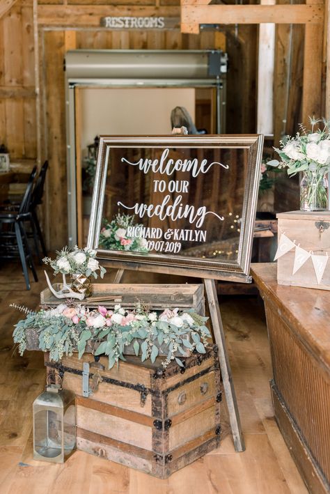 Sugarland Wedding Photographers - Larissa Marie Photography. Barn decorations. Barn wedding. Rustic wedding theme. Mirror sign with calligraphy. Wedding Mirror Signs For Reception, Welcome To Our Wedding Mirror Sign, Window Wedding Sign, Welcome To Our Wedding Mirror, Window Wedding Decor, Wedding Welcome Sign Mirror, Mirror Signage, Wedding Decor Vintage, Wedding Window