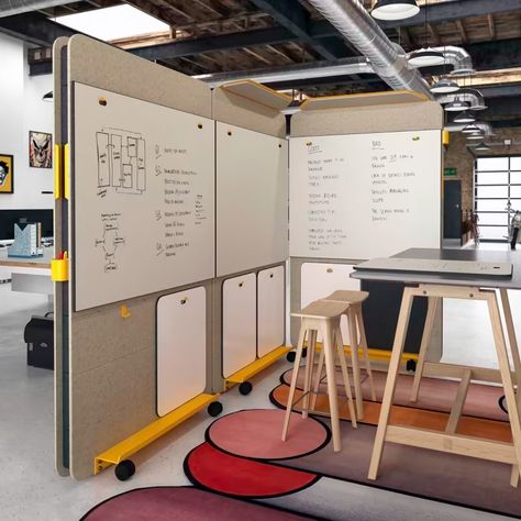 Cooee Presentation Wall - func. | Create Your Space Brainstorming Room, Modern Office Design Inspiration, Small Office Design Interior, Small Office Design, Office Design Inspiration, Office Renovation, Office Cubicle, Creative Workspace, Magnetic White Board